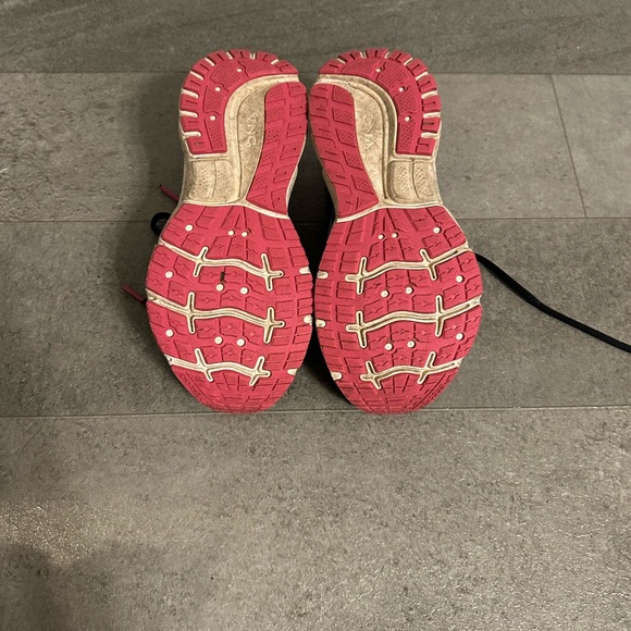 Brooks Trace Sneakers - Picture 3 of 4